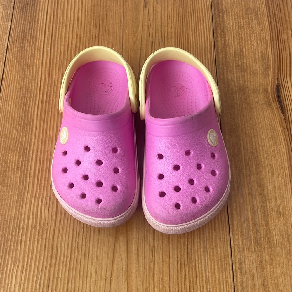 Pink crocs